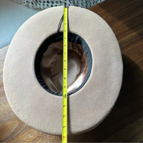 100% Wool Olive & Pique Tan Women's Hat with Beaded Band - Picture 13 of 15